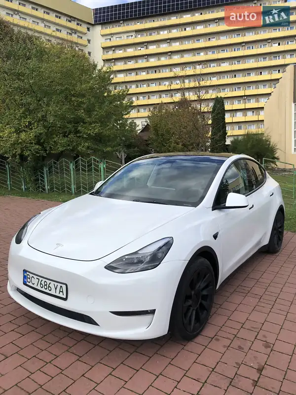 Tesla Model Y 2023