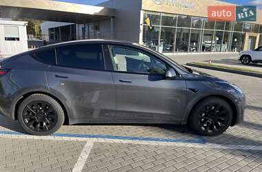 Tesla Model Y  2021