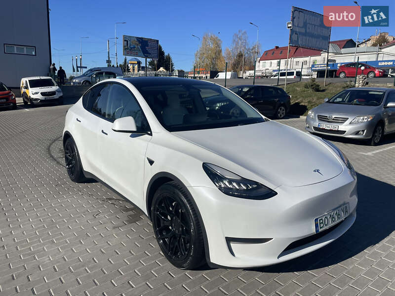 Позашляховик / Кросовер Tesla Model Y 2020 в Тернополі