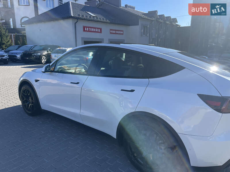 Позашляховик / Кросовер Tesla Model Y 2020 в Тернополі