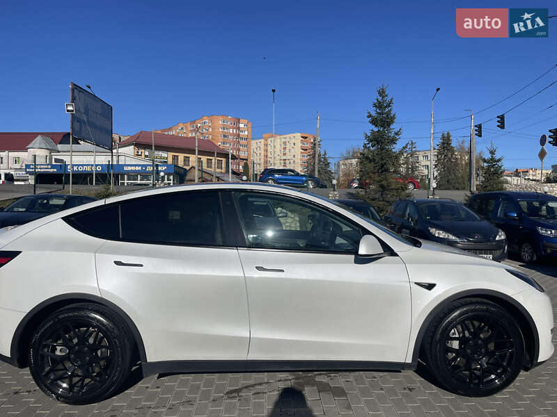 Позашляховик / Кросовер Tesla Model Y 2020 в Тернополі