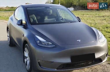 Tesla Model Y  2023