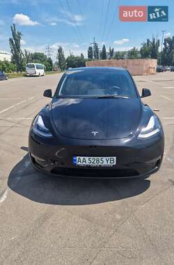 Tesla Model Y  2021
