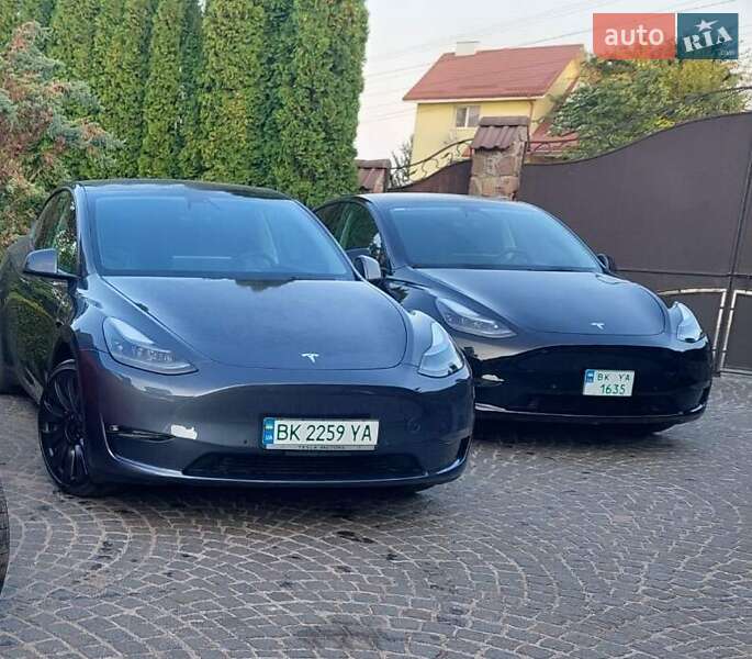 Позашляховик / Кросовер Tesla Model Y 2021 в Рівному фото Позашляховик / Кросовер Tesla Model Y 2021 в Рівному