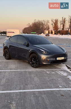 Tesla Model Y  2023