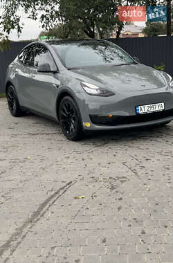 Tesla Model Y  2022