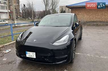 Tesla Model Y  2021