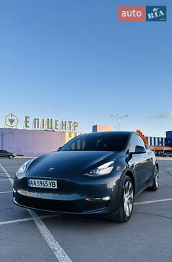 Tesla Model Y  2021