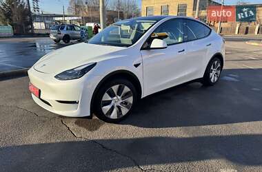 Tesla Model Y  2024