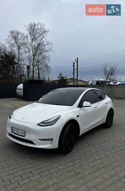 Tesla Model Y  2021