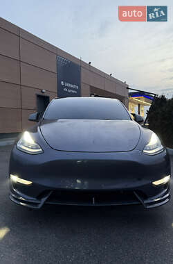 Tesla Model Y  2021