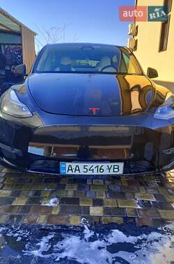 Tesla Model Y  2023