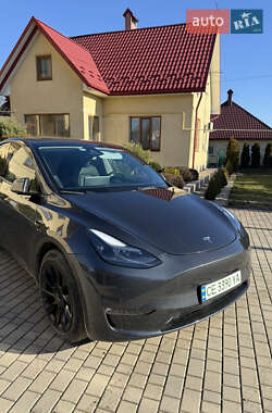 Tesla Model Y  2023