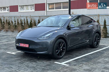 Tesla Model Y  2023