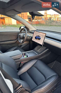 Tesla Model Y  2022
