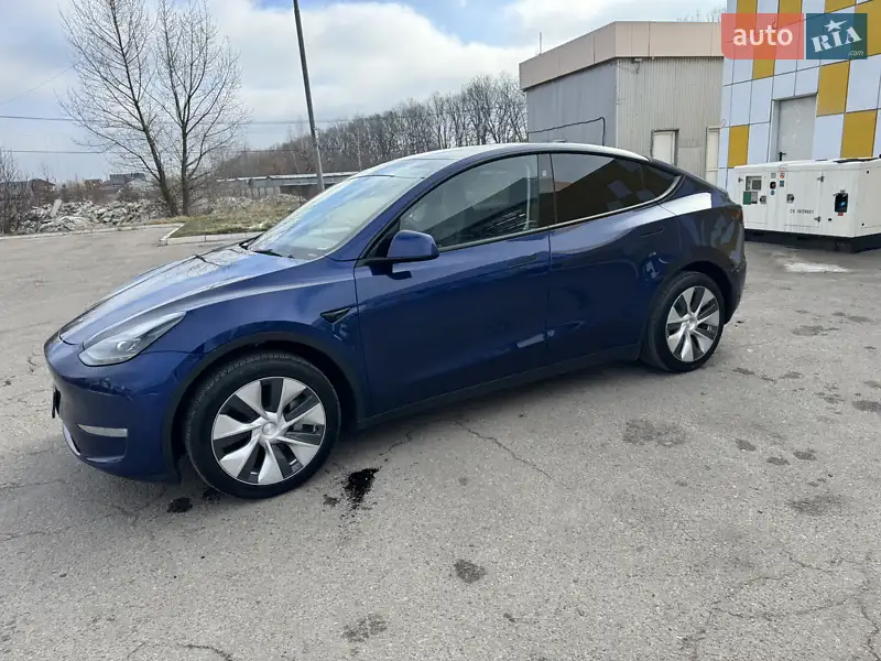 Tesla Model Y 2023