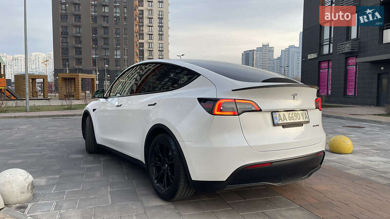 Позашляховик / Кросовер Tesla Model Y 2021 в Києві фото 10 Позашляховик / Кросовер Tesla Model Y 2021 в Києві