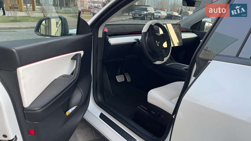 Позашляховик / Кросовер Tesla Model Y 2021 в Києві фото 11 Позашляховик / Кросовер Tesla Model Y 2021 в Києві