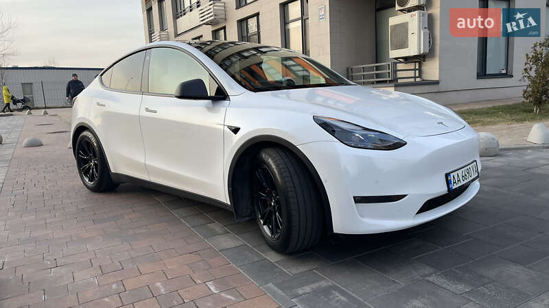 Позашляховик / Кросовер Tesla Model Y 2021 в Києві фото 6 Позашляховик / Кросовер Tesla Model Y 2021 в Києві
