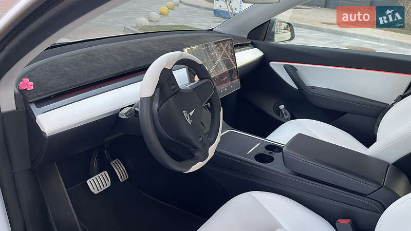 Позашляховик / Кросовер Tesla Model Y 2021 в Києві фото 13 Позашляховик / Кросовер Tesla Model Y 2021 в Києві