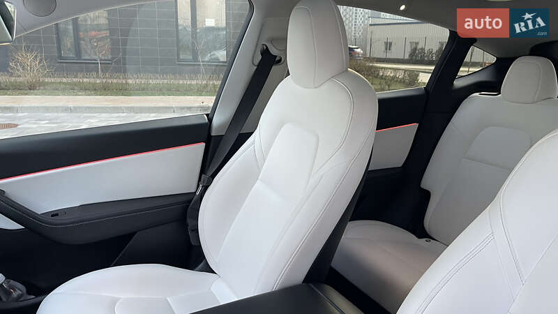 Позашляховик / Кросовер Tesla Model Y 2021 в Києві фото 16 Позашляховик / Кросовер Tesla Model Y 2021 в Києві