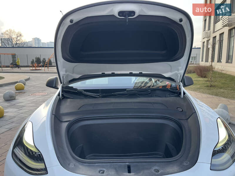 Позашляховик / Кросовер Tesla Model Y 2021 в Києві фото 22 Позашляховик / Кросовер Tesla Model Y 2021 в Києві