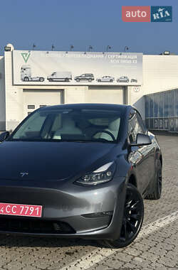 Tesla Model Y 2023