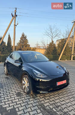 Tesla Model Y  2023