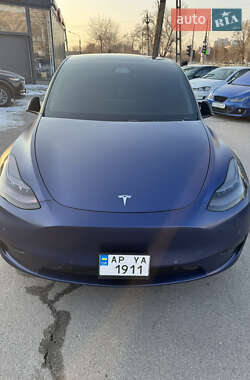 Tesla Model Y  2020
