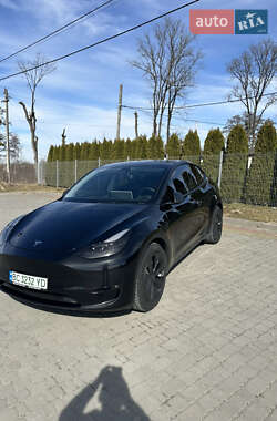 Tesla Model Y  2023