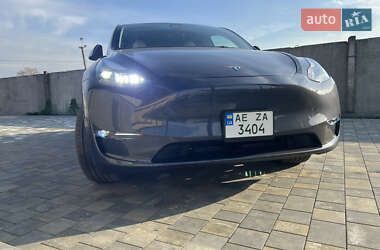 Tesla Model Y  2023