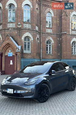 Tesla Model Y  2020