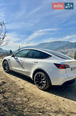 Tesla Model Y  2023