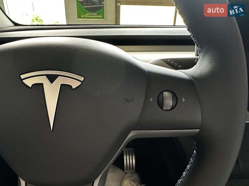 Внедорожник / Кроссовер Tesla Model Y 2023 в Киеве