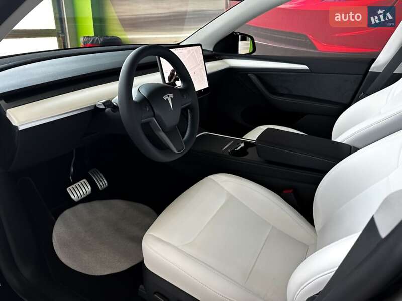 Внедорожник / Кроссовер Tesla Model Y 2023 в Киеве