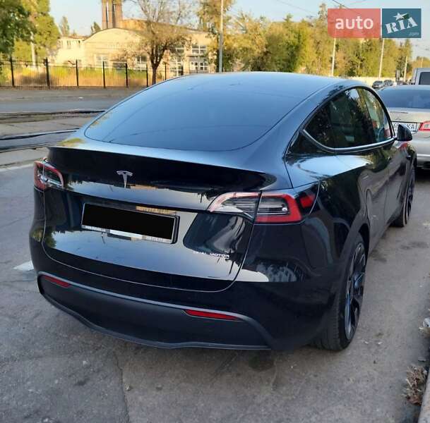 Внедорожник / Кроссовер Tesla Model Y 2023 в Киеве