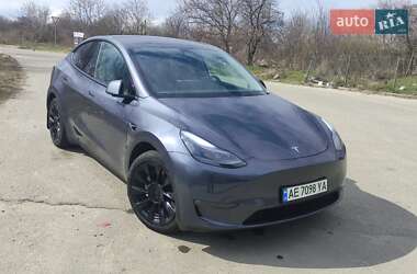 Tesla Model Y  2023
