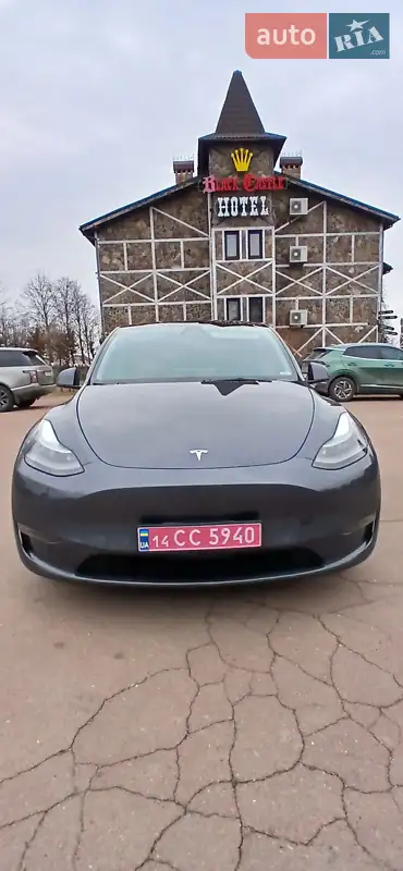 Tesla Model Y