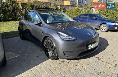 Tesla Model Y  2020