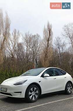 Tesla Model Y  2020