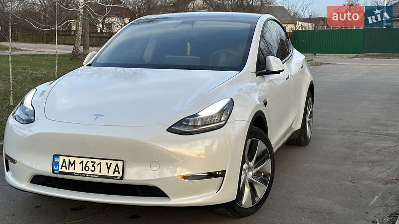 Tesla Model Y 2022