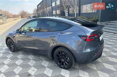 Tesla Model Y  2023