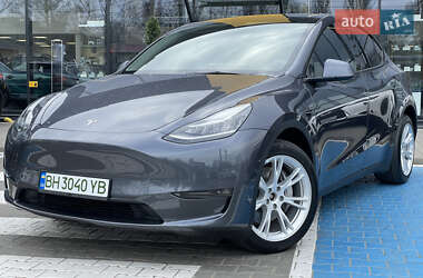 Tesla Model Y  2022