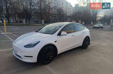 Tesla Model Y  2022