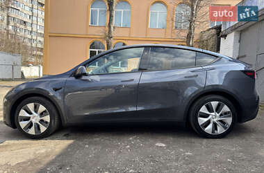Tesla Model Y  2023