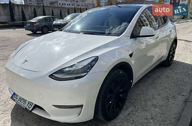 Tesla Model Y  2021
