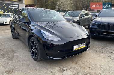 Tesla Model Y  2020