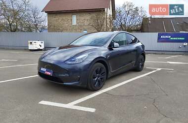 Tesla Model Y  2024