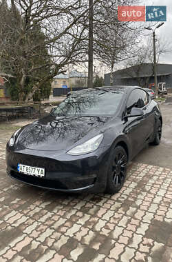 Tesla Model Y  2024
