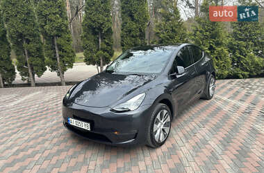 Tesla Model Y  2024